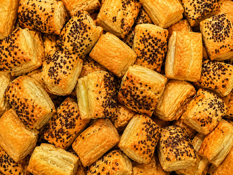 Palitos dulces de hojaldre con ajonjolí Hornneti.